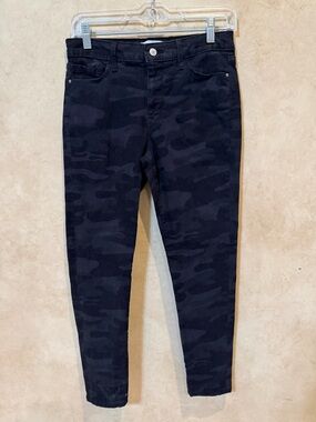 Black Camo ankle Skinny jeans by Social Standard’s by Sanctuary size 4
